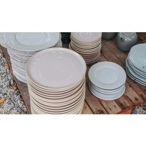 Tányérok, kis eszközök